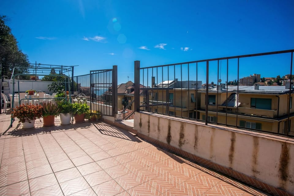 Family Apartment, Multiple Bedrooms (Sea View Historic Center) | Property grounds