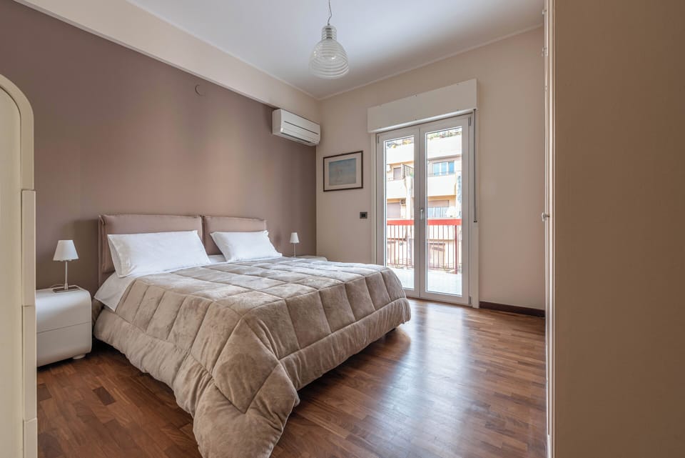Apartment | 3 bedrooms, laptop workspace, iron/ironing board, free WiFi
