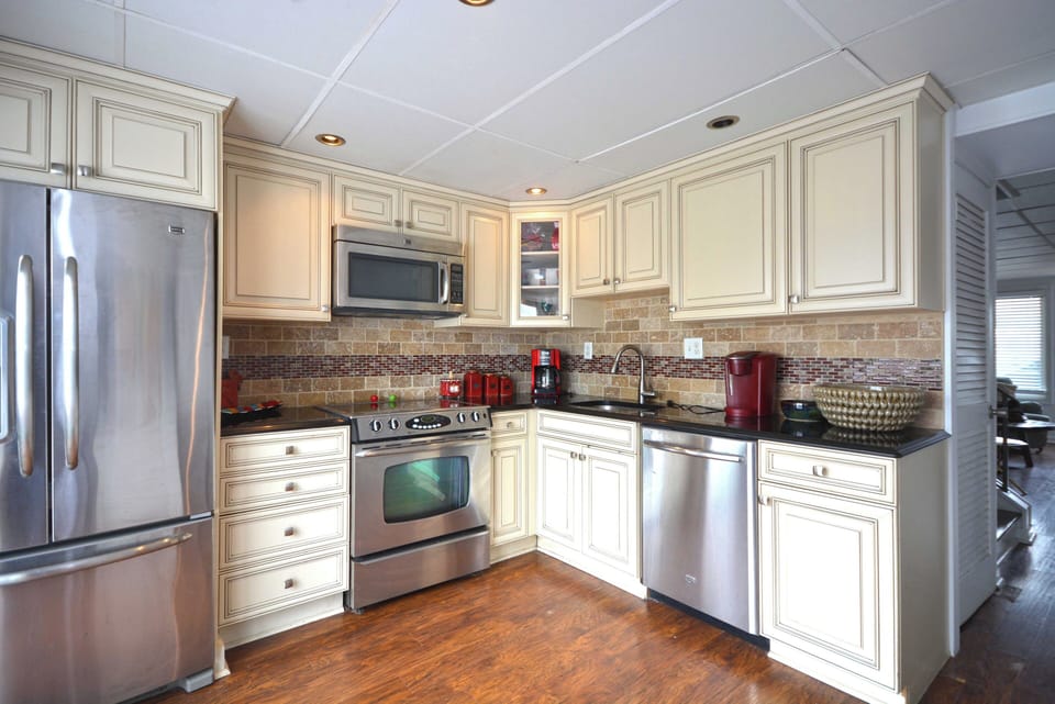 ARDMORE CONDO-229-KITCHEN