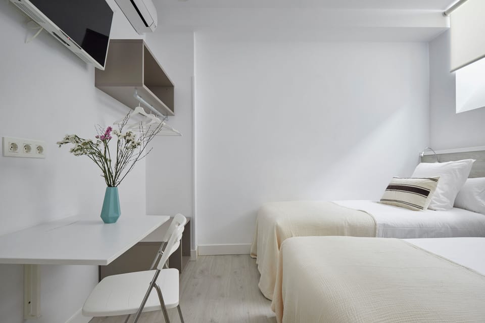Basic Twin Room | Free WiFi, bed sheets