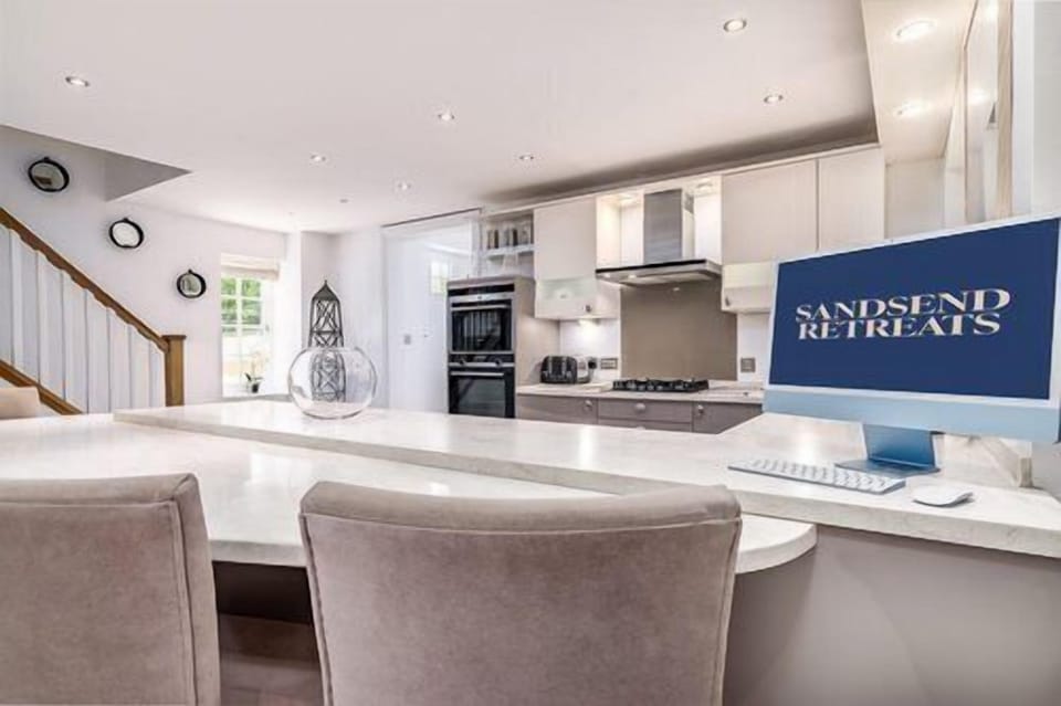 East hampton kitchen (2)