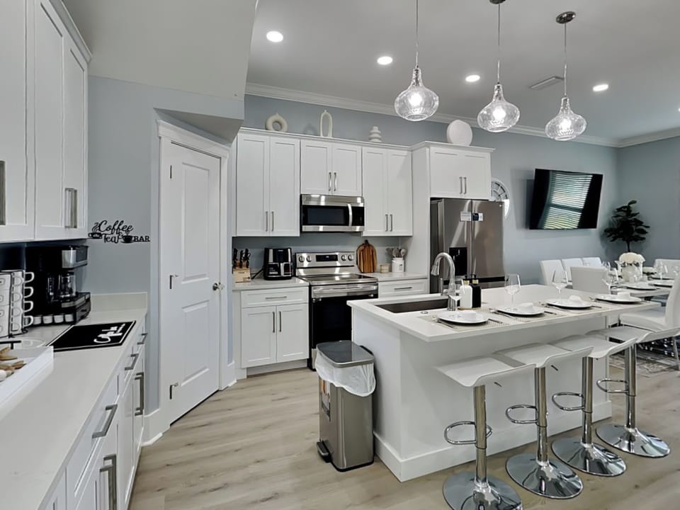 House, Multiple Beds, Patio, Ocean View (The Blue Pearls) | Private kitchen | Fridge, microwave, oven, stovetop