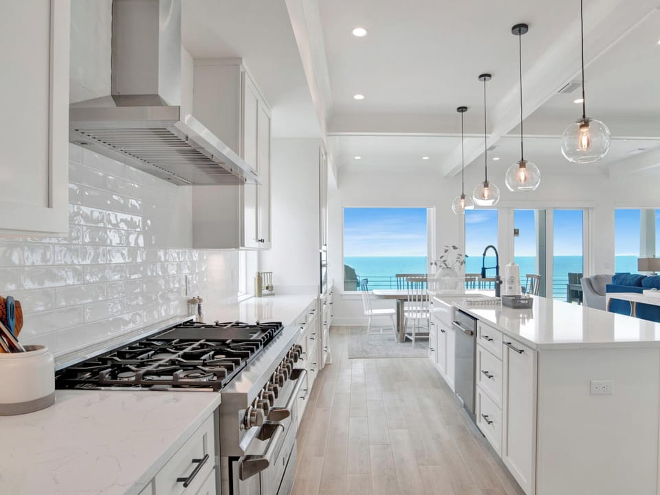 House, Multiple Beds, Pool Access, Ocean View (Viviana #12) | Private kitchen | Coffee/tea maker, fridge, microwave, oven