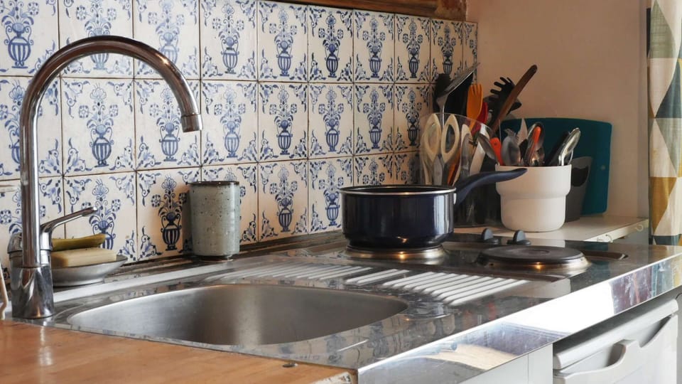 Small simple kitchen with sink and 2 hotplates but the equipment is present, and the coffee maker of course!