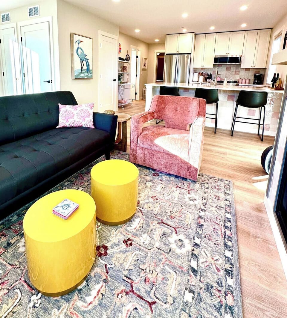 Living room with seating for all.