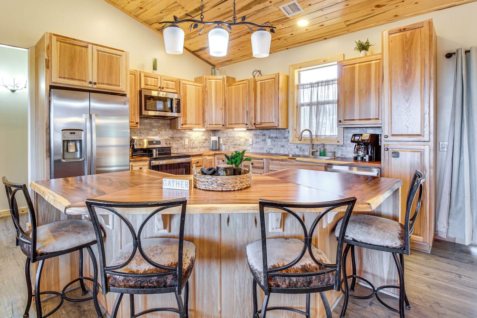 Kitchen | Drip Coffee Maker | Dishwasher | Trash Bags & Paper Towels