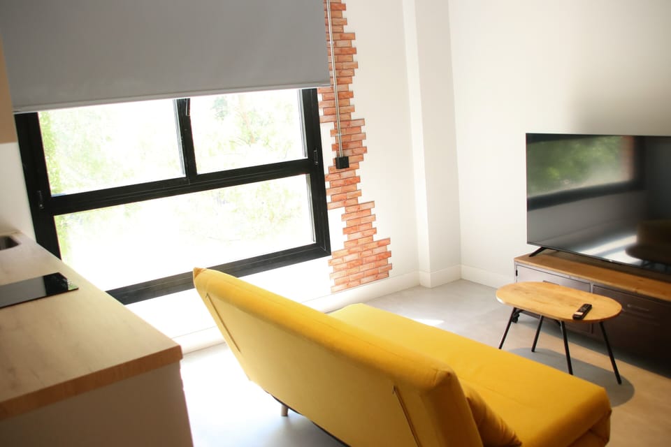 Superior Loft (Duplex) | Desk, laptop workspace, blackout drapes, soundproofing