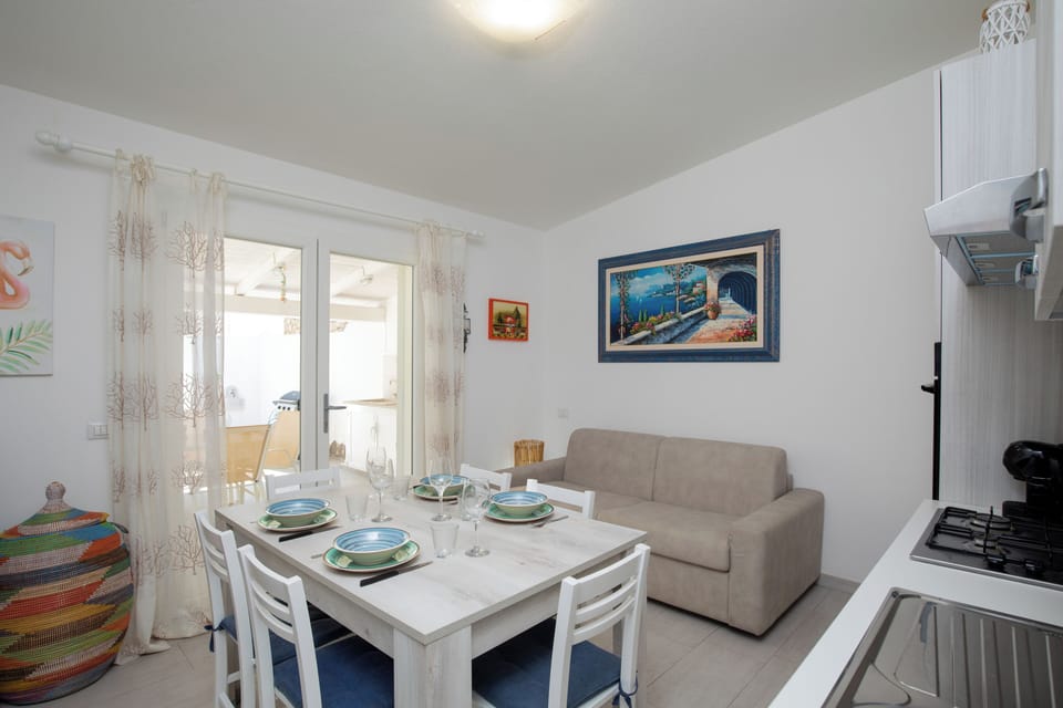 Apartment, Garden View | Living room | 35-inch TV with digital channels