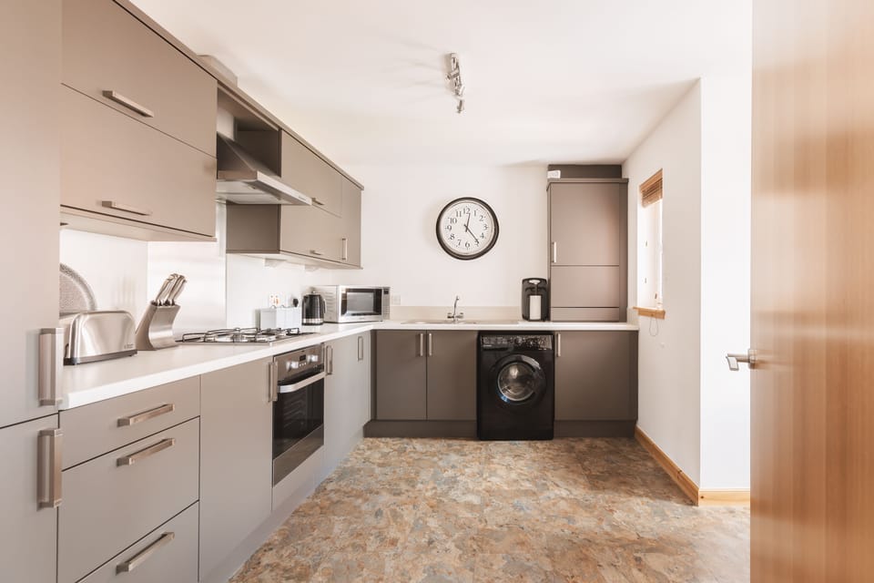Apartment | Private kitchen | Fridge, microwave, oven, stovetop