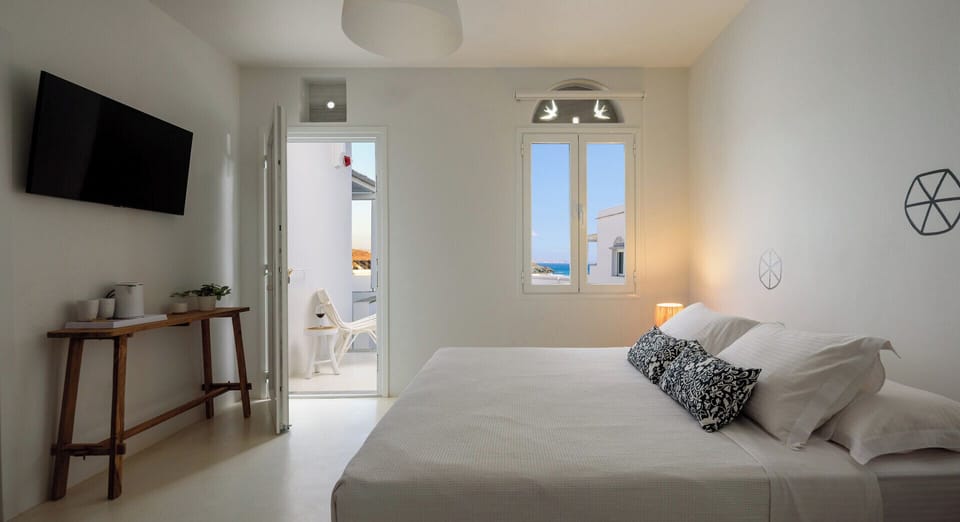 Superior Suite, Balcony, Partial Sea View | In-room safe, soundproofing, travel crib, WiFi (free)