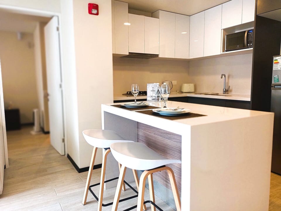 Basic Apartment | Private kitchen | Fridge, microwave, oven, stovetop