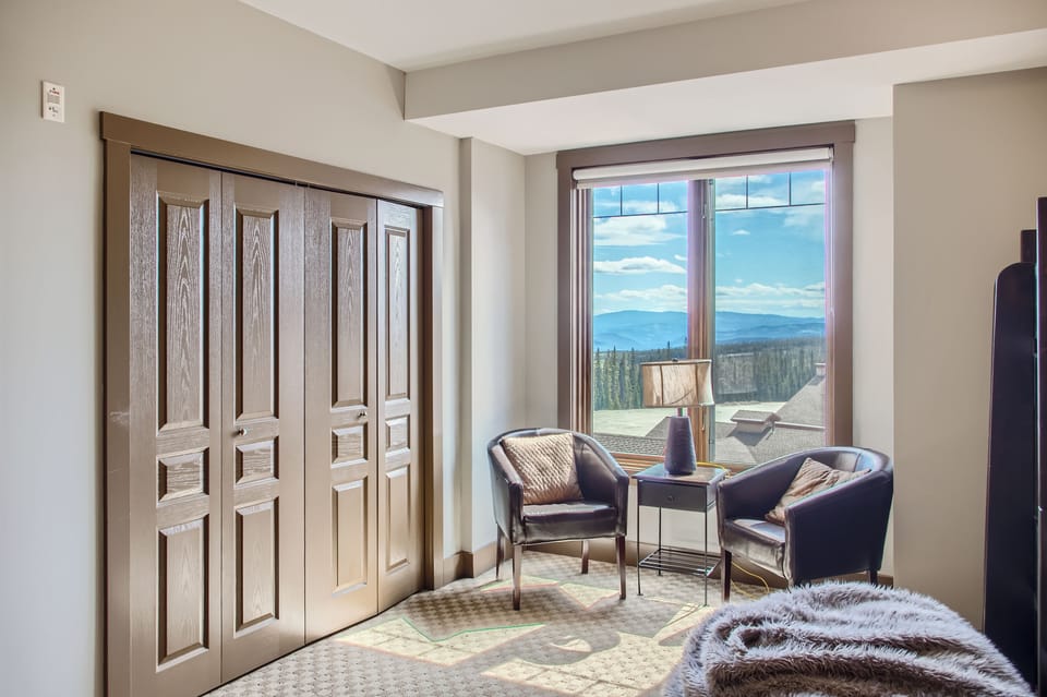 Condo | Living area | 40-inch flat-screen TV with cable channels, fireplace