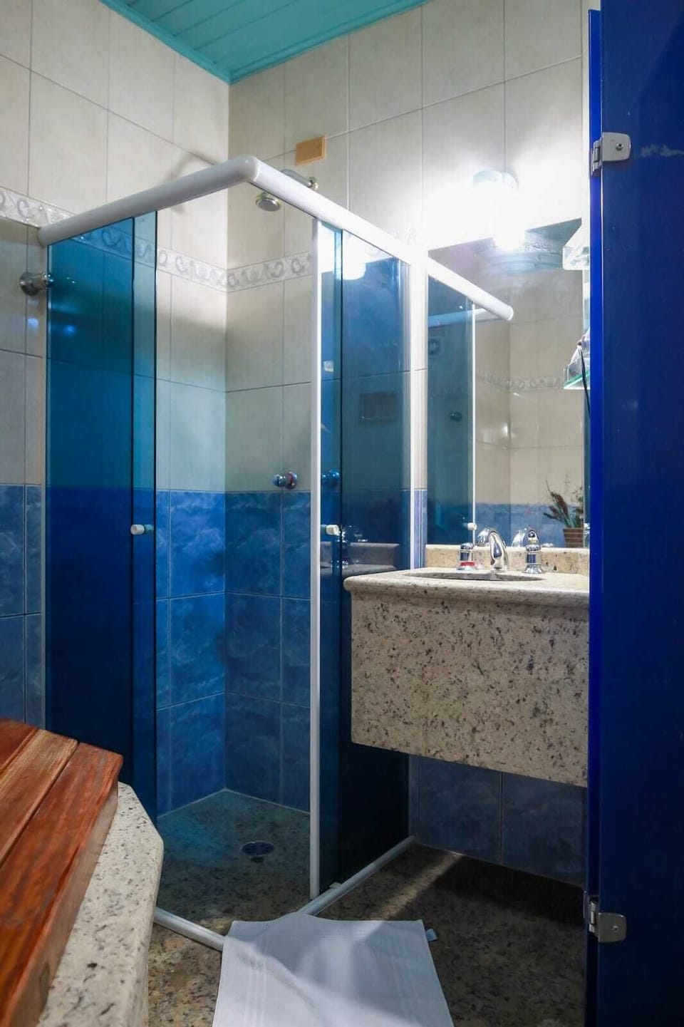 Premium Double Room | Bathroom | Shower, free toiletries, hair dryer, bidet