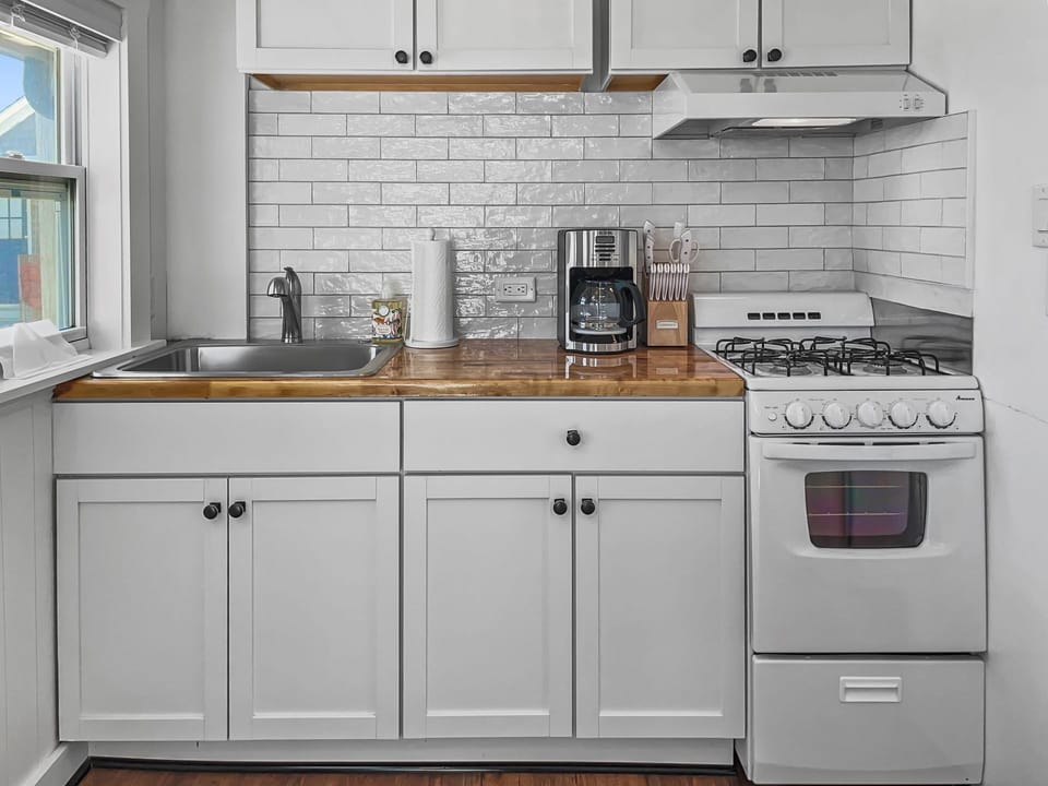 Cottage Kitchen - 251 Old Wharf Road Unit 57 Dennis Port - Blue Horizon