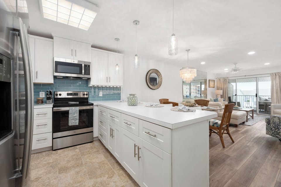 Modern and Fully Equipped Kitchen