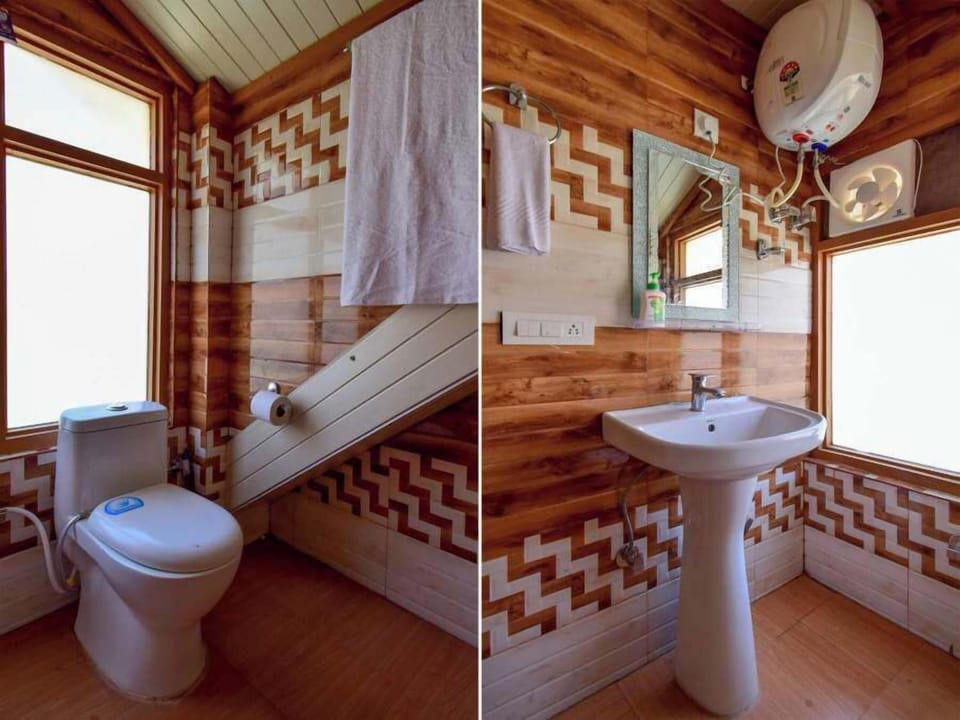 Deluxe Room | Bathroom