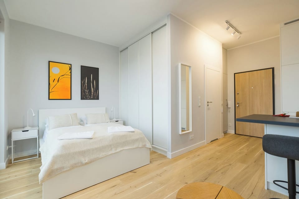 Deluxe Apartment | 1 bedroom, blackout drapes, iron/ironing board, free WiFi
