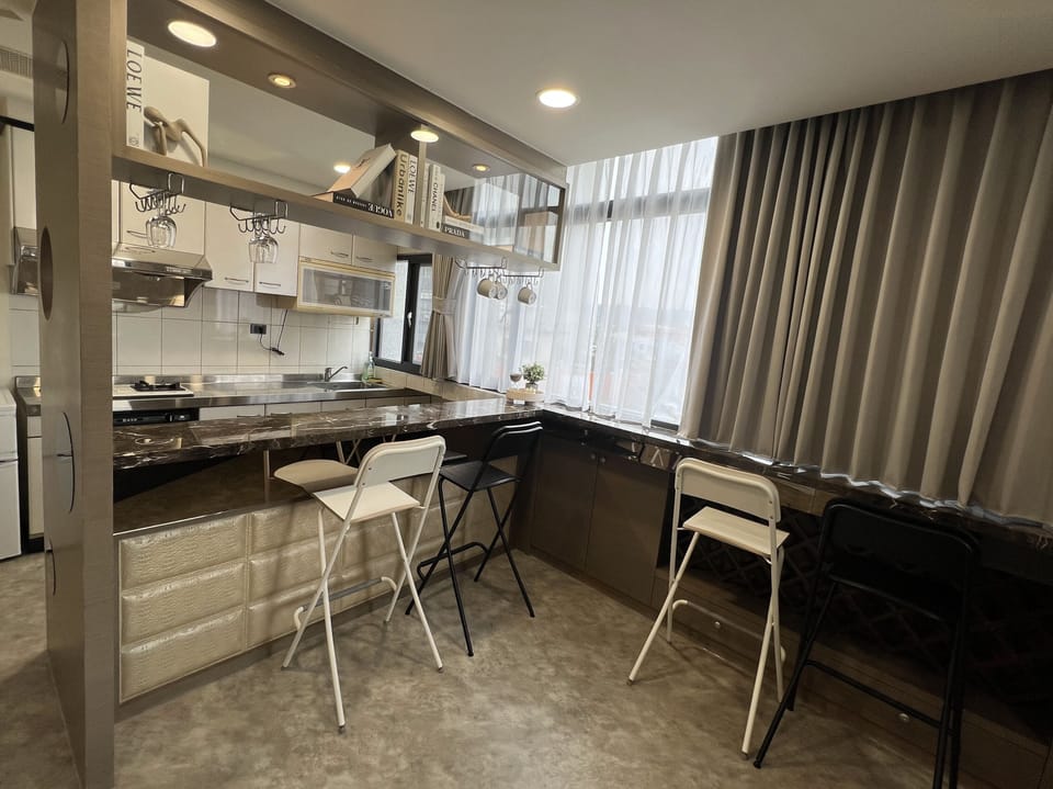 Business Quadruple Room, City View | Free WiFi
