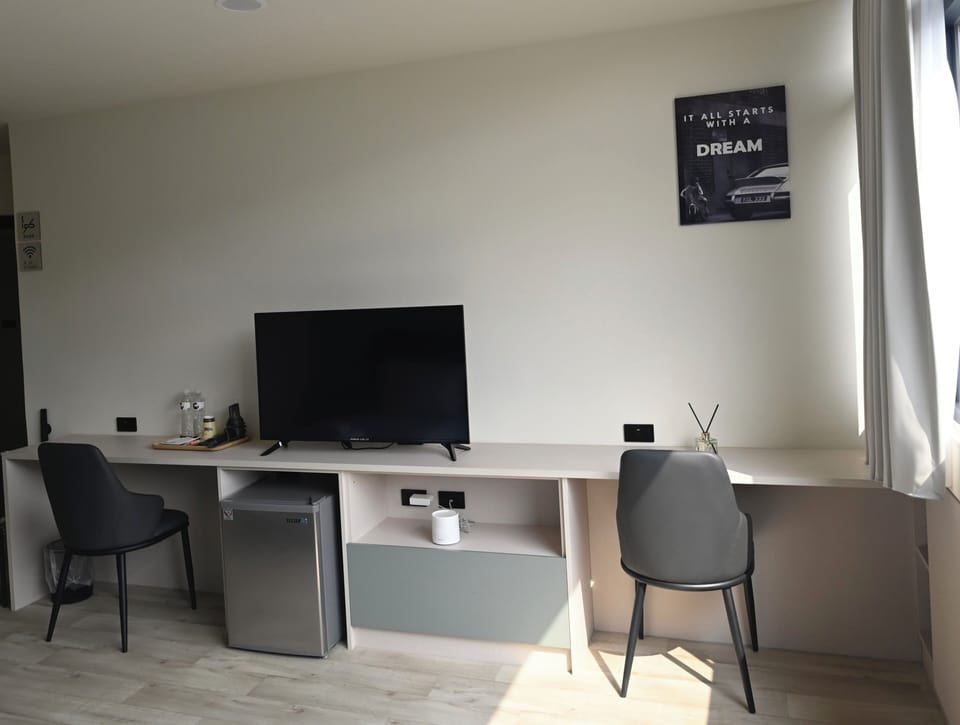 Business Suite, 2 Bedrooms | Free WiFi