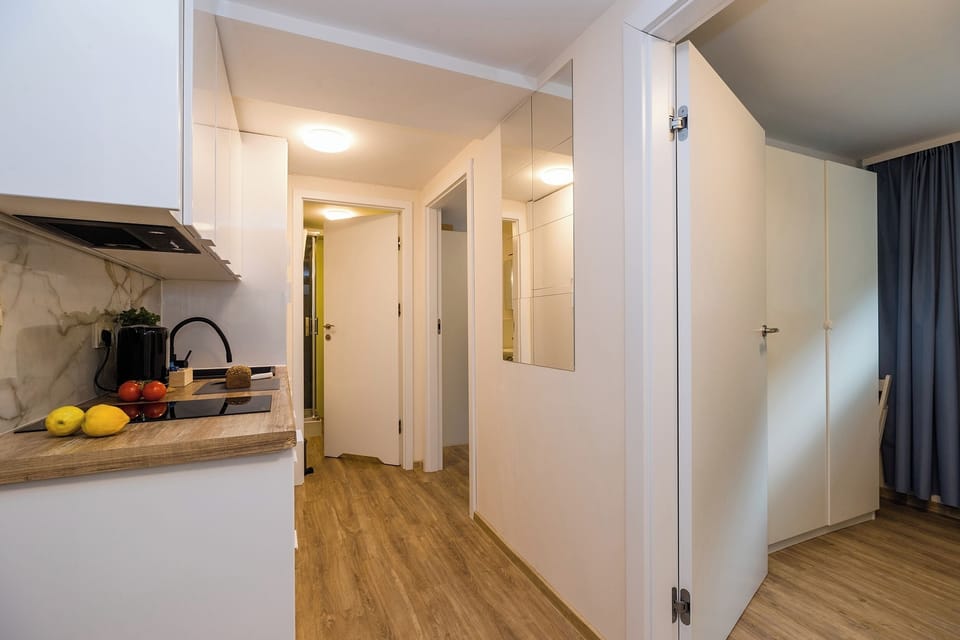 City Apartment | Private kitchen | Full-size fridge, microwave, stovetop, dishwasher