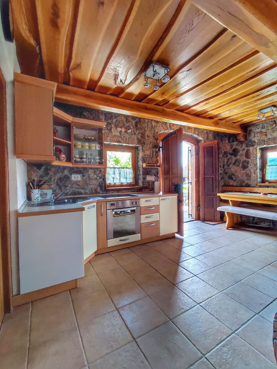 House, Hill View | Private kitchen | Toaster, spices, cleaning supplies, dining tables