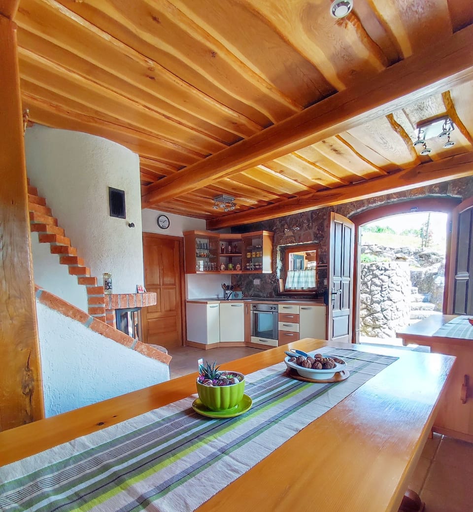 House, Hill View | Private kitchen | Toaster, spices, cleaning supplies, dining tables