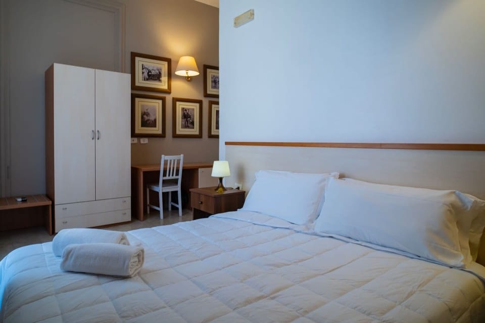 Standard Room, Balcony, City View | Desk, laptop workspace, iron/ironing board (on request), WiFi (free)