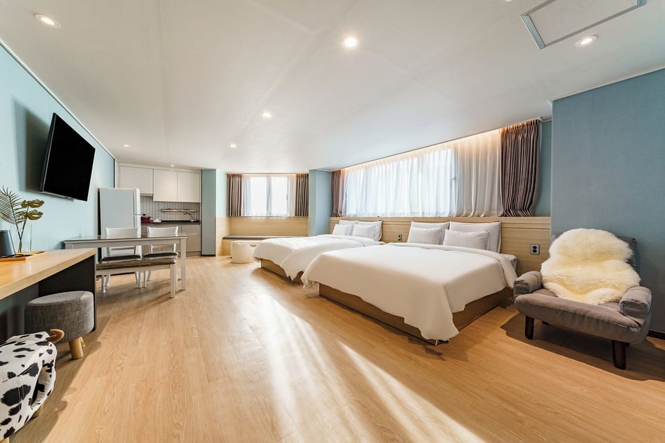 Family Room | Free WiFi