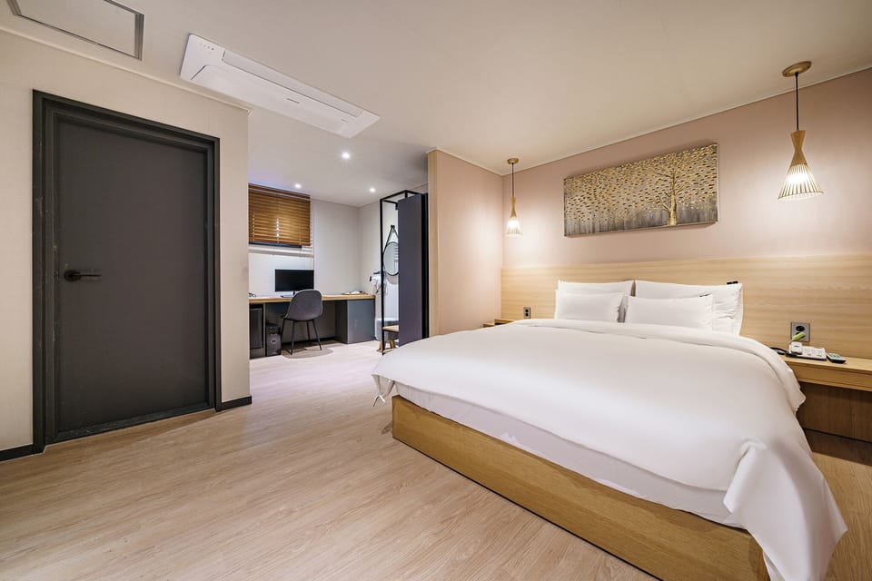 Exclusive Room | Free WiFi
