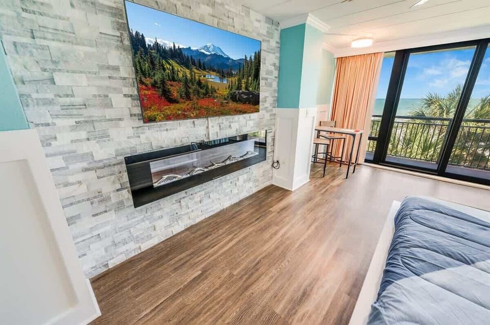 Beautifully Decorated, Direct Oceanfront!
