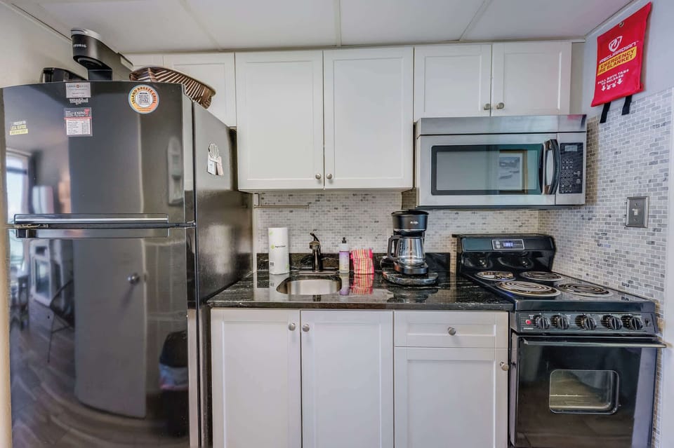 Equipped Kitchen for Your Stay
