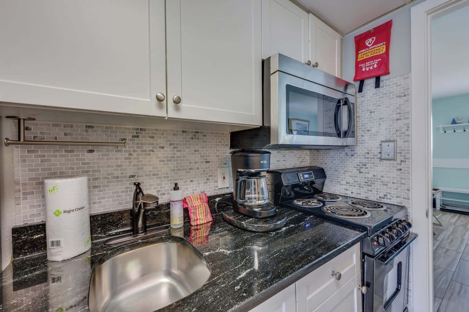 Equipped Kitchen for Your Stay
