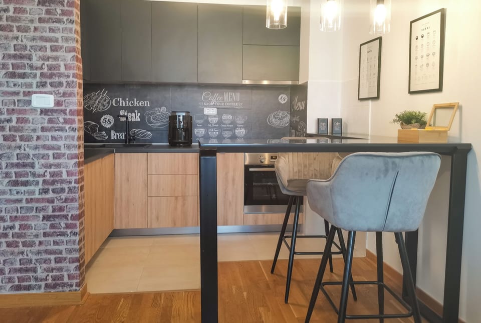 a3e0b11f-75d3-46e6-9962-acfbd6b605d3