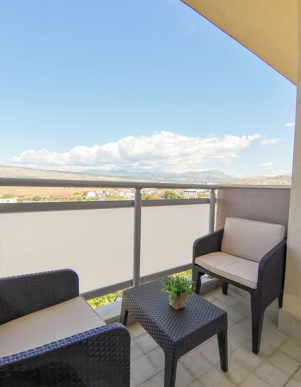 d8877509-2c81-4691-9ef4-8cd410491bab