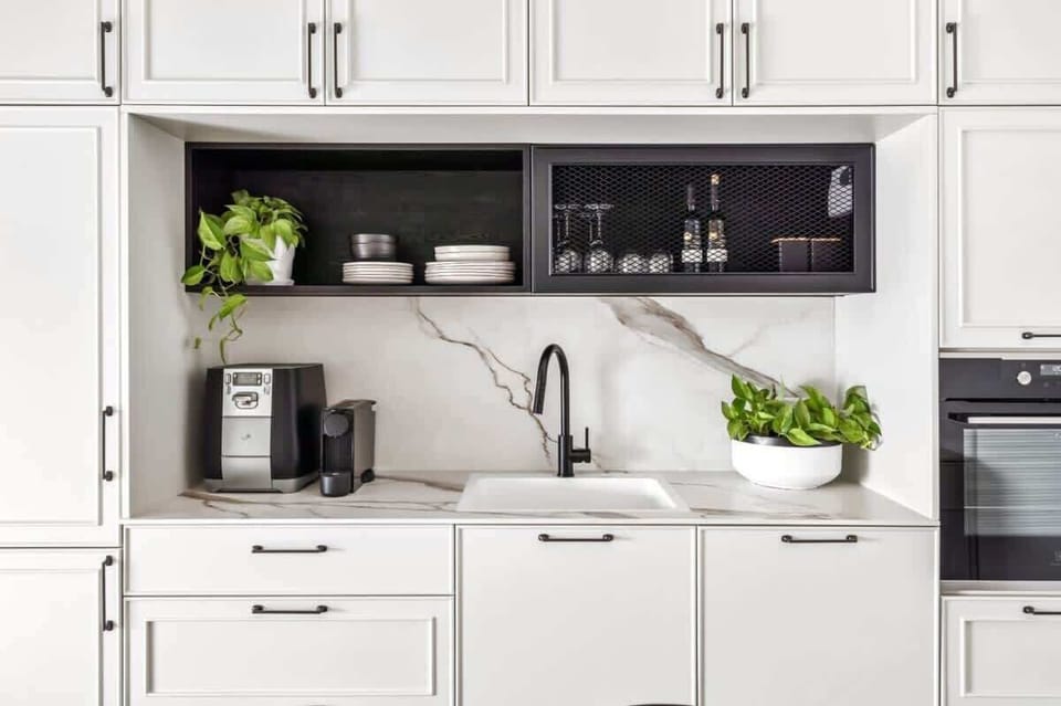 A fully equipped kitchen allows for comfortable long stays