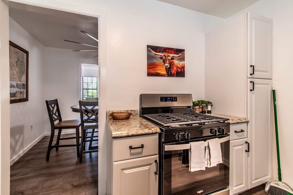 Full Kitchen