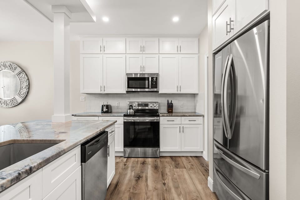 KITCHEN APPLIANCES