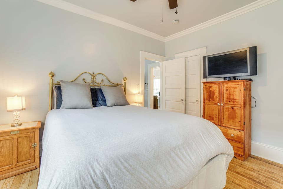 House (2 Bedrooms) | Interior