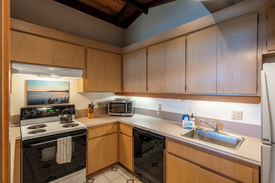 Rocky Ridge 4 - Kitchen