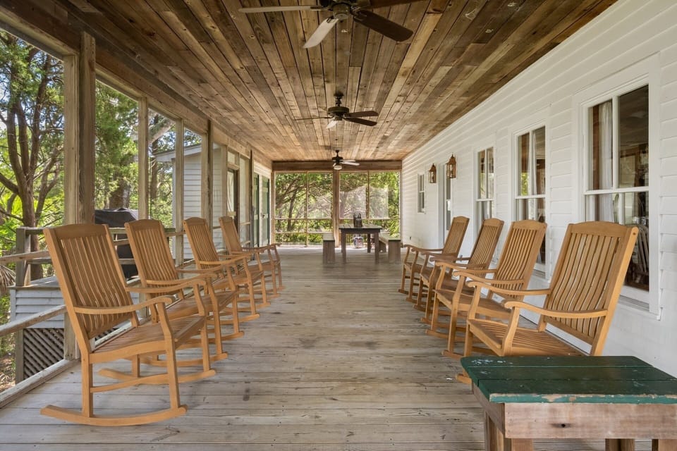House, Multiple Bedrooms | Outdoor dining