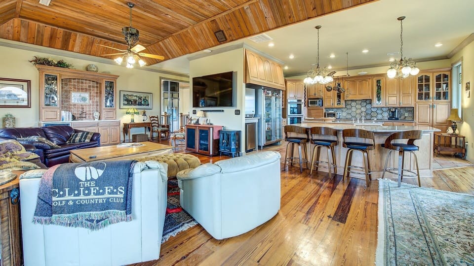 House, 6 Bedrooms | Private kitchen | Coffee/tea maker, fridge, oven, toaster