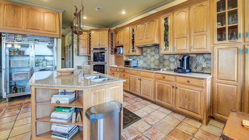 House, 6 Bedrooms | Private kitchen | Coffee/tea maker, fridge, oven, toaster