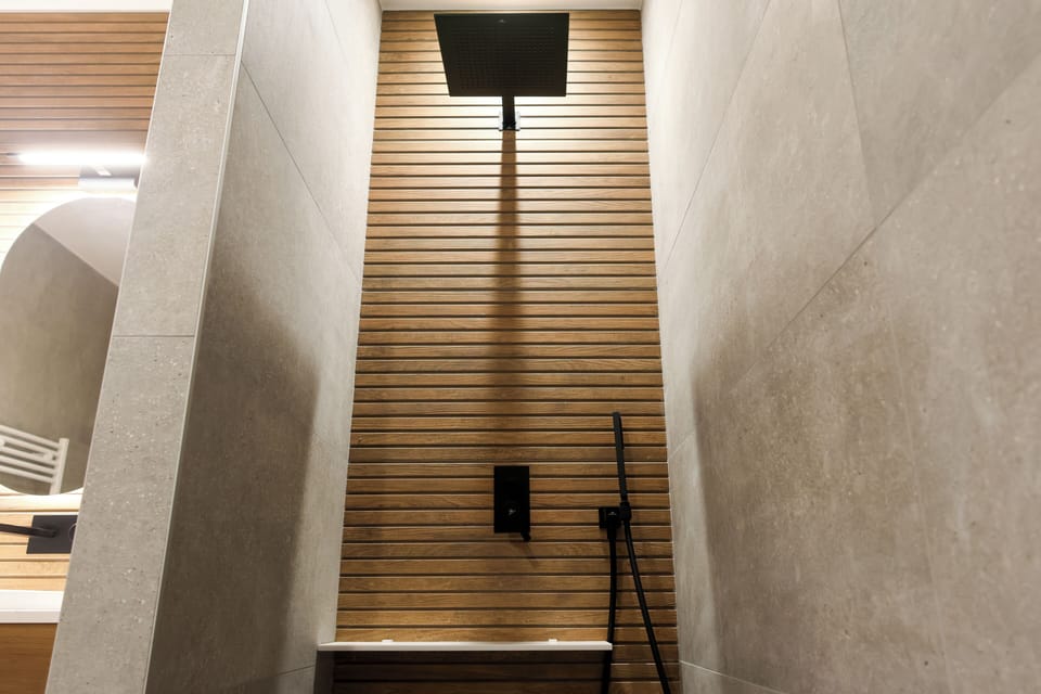 Bathroom shower