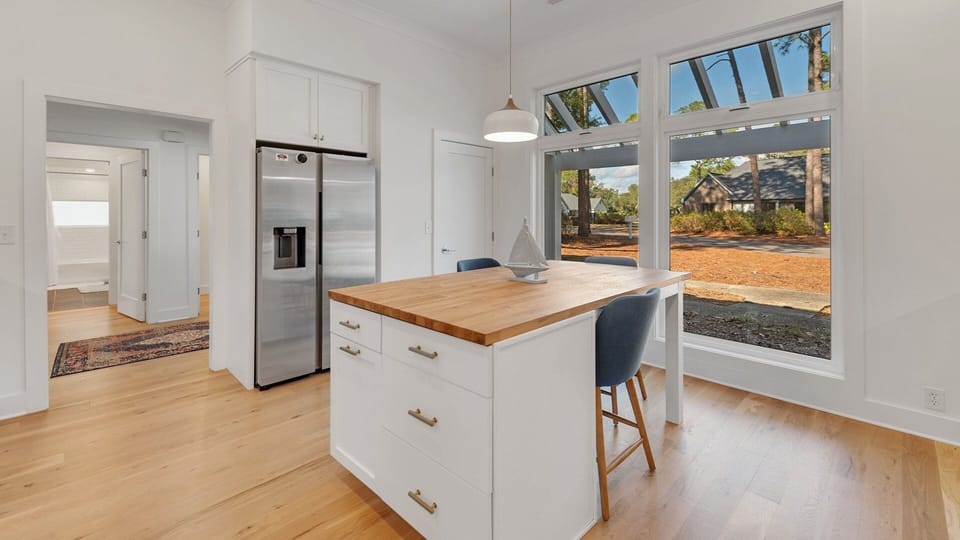 House, 4 Bedrooms | Private kitchen | Coffee/tea maker, fridge, oven, toaster