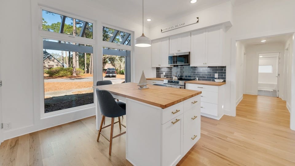 House, 4 Bedrooms | Private kitchen | Coffee/tea maker, fridge, oven, toaster
