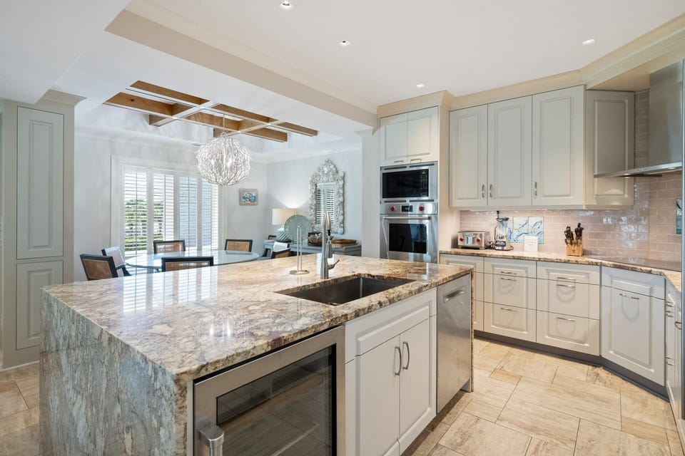 Condo, 4 Bedrooms | Private kitchen | Coffee/tea maker, fridge, oven, toaster