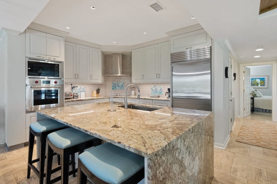 Condo, 4 Bedrooms | Private kitchen | Coffee/tea maker, fridge, oven, toaster