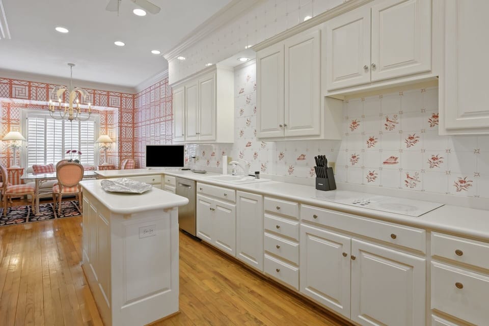 House, 4 Bedrooms | Private kitchen | Coffee/tea maker, fridge, oven, toaster