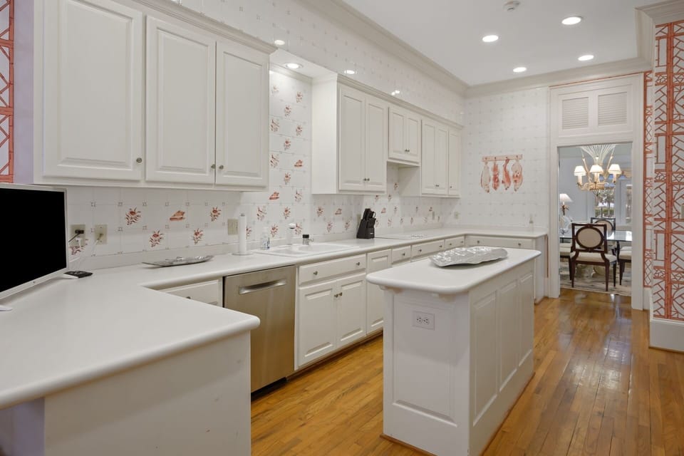 House, 4 Bedrooms | Private kitchen | Coffee/tea maker, fridge, oven, toaster