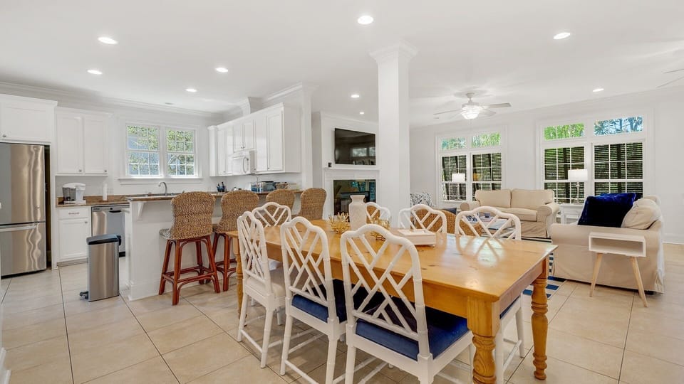 House, 5 Bedrooms | Private kitchen | Coffee/tea maker, fridge, oven, toaster